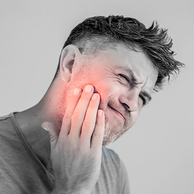 hombre con dolor de muela